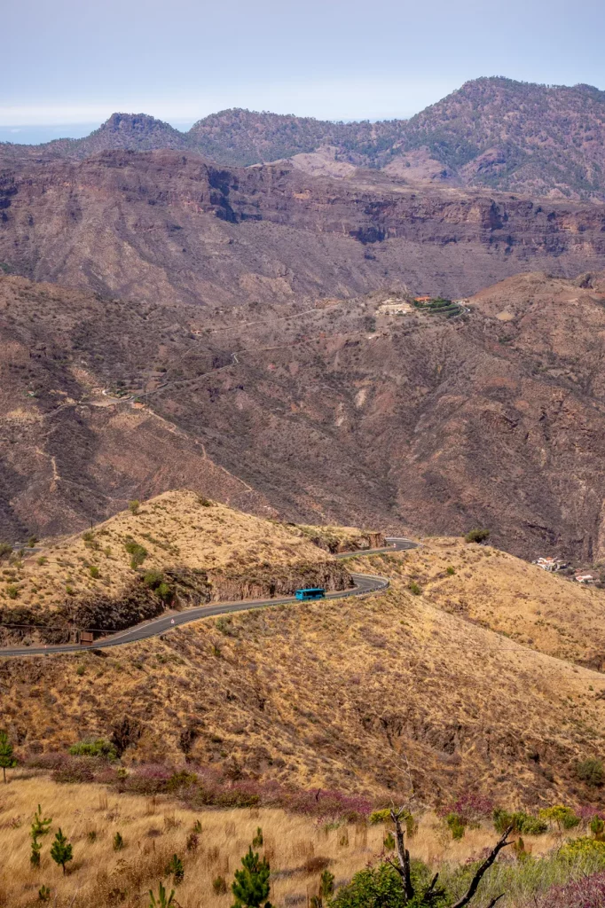Die Straße nach Artenara durch die zerklüftete Bergwelt