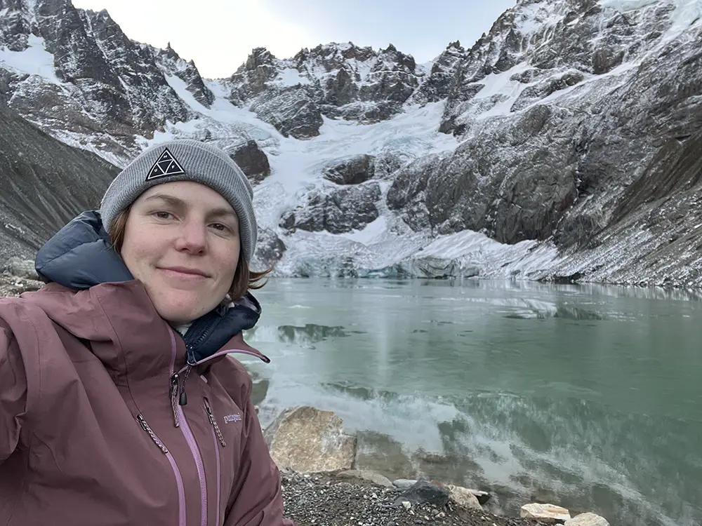 Outdoor-Leben auf mehrtägigen Wandertouren bedeutet, dass du die schönsten Essensplätze nutzen kannst